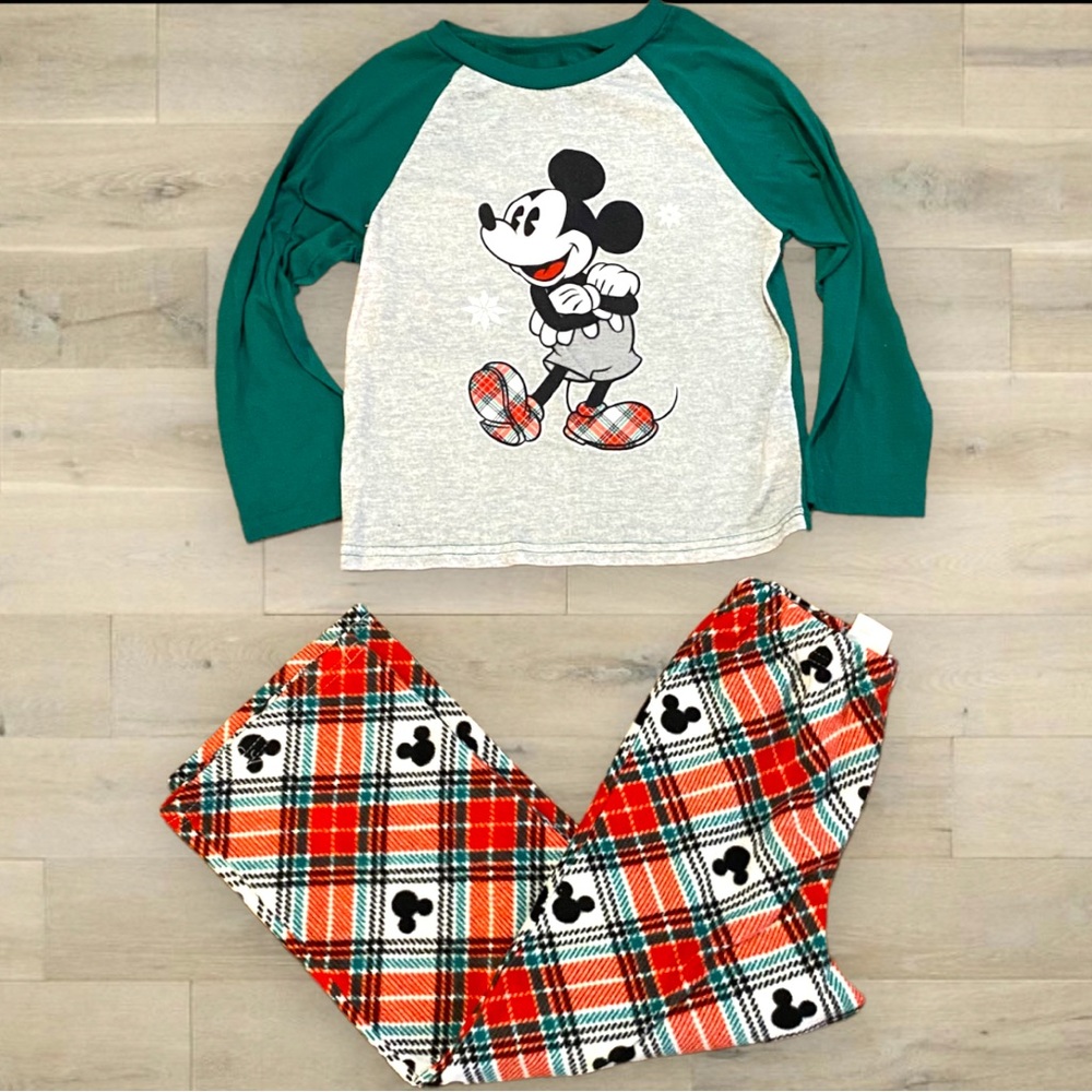 Kids Disney Mickey Mouse holiday Christmas pajama set size 6